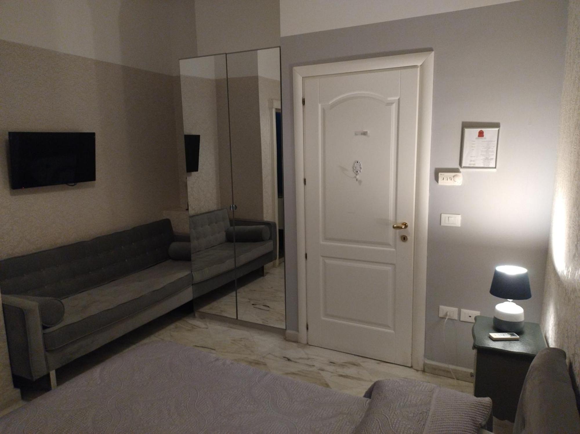 Bed & Breakfast Mini Incity-close Train Station And Port- 2*